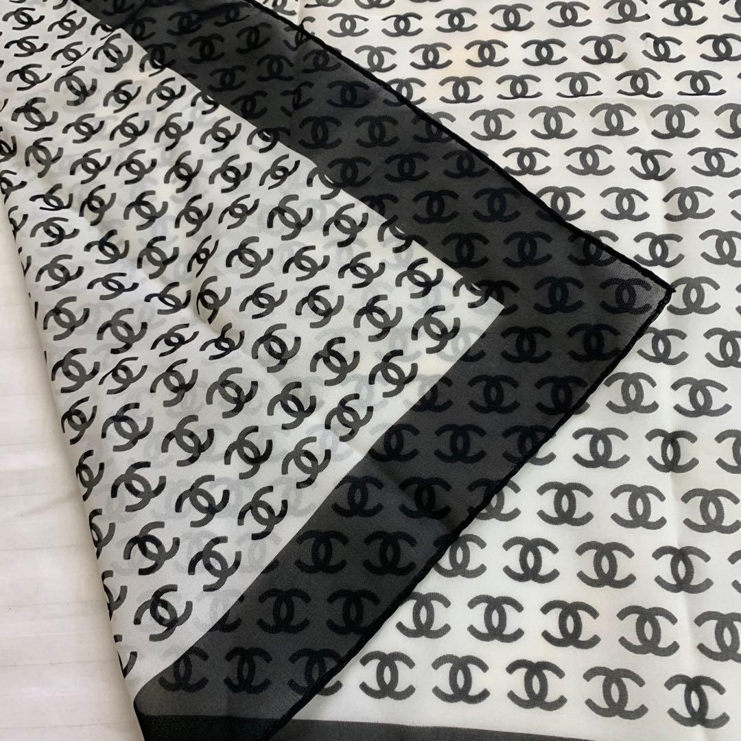 I)CHANEL シャネル　ロゴプリント スカーフ　ハンカチ