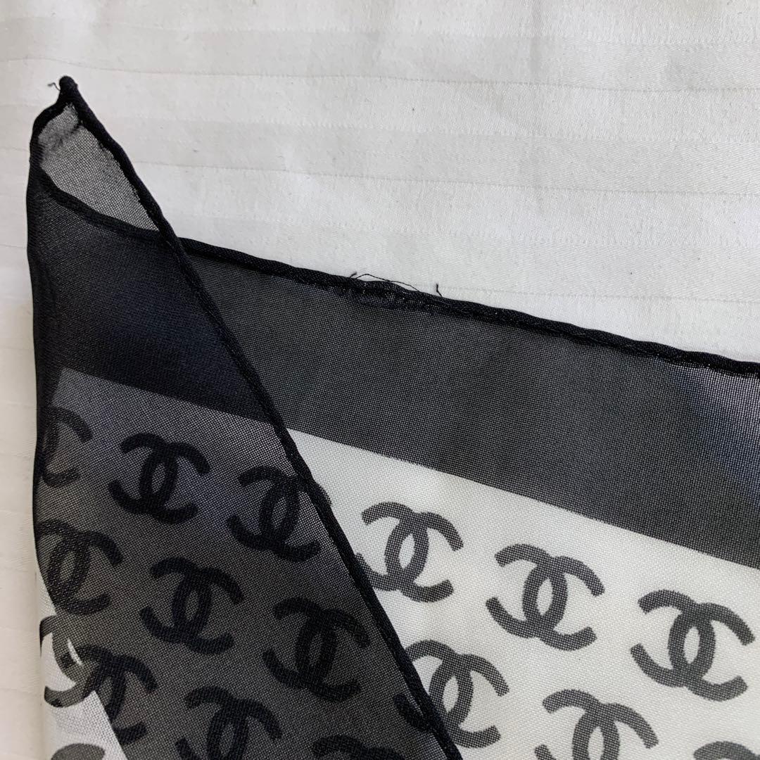 I)CHANEL シャネル　ロゴプリント スカーフ　ハンカチ