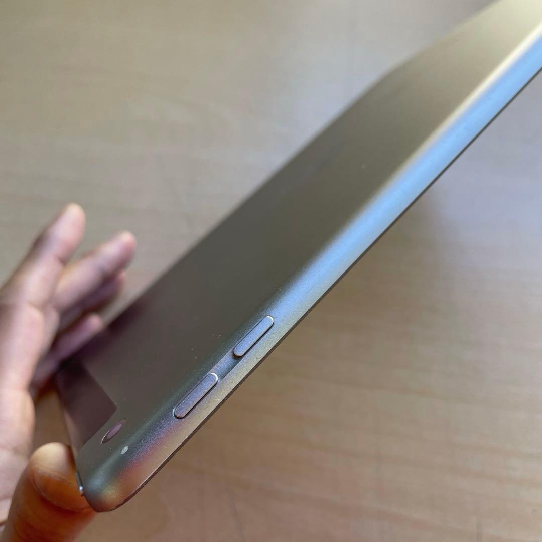 iPad 第5世代　スペースグレイ　32GB SIMフリー　A1823