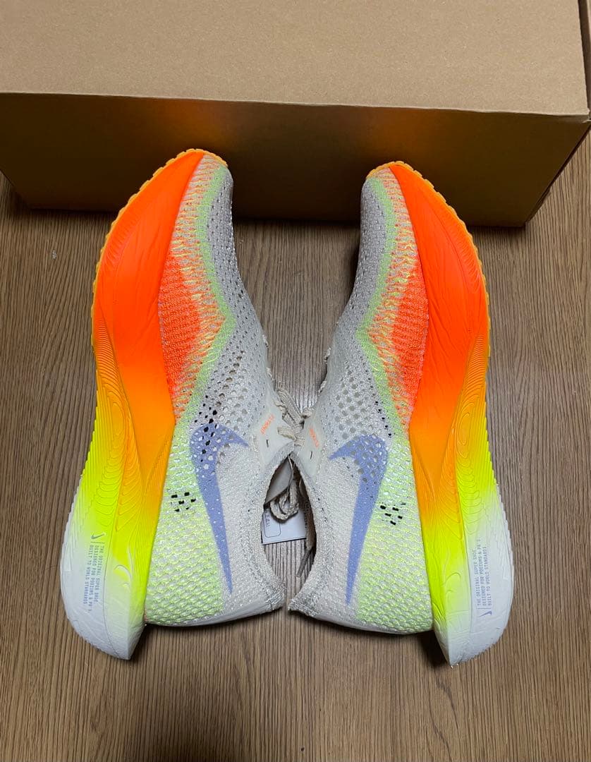 【新品未着用】ナイキ　ヴェイパーフライネクスト%3 25.0cm 限定カラー