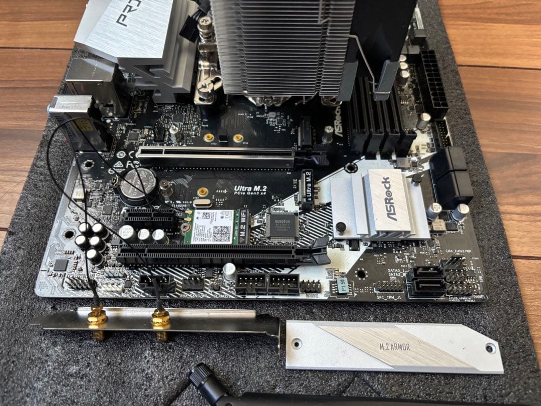 intel core i5 10400+MB Wi-Fi付