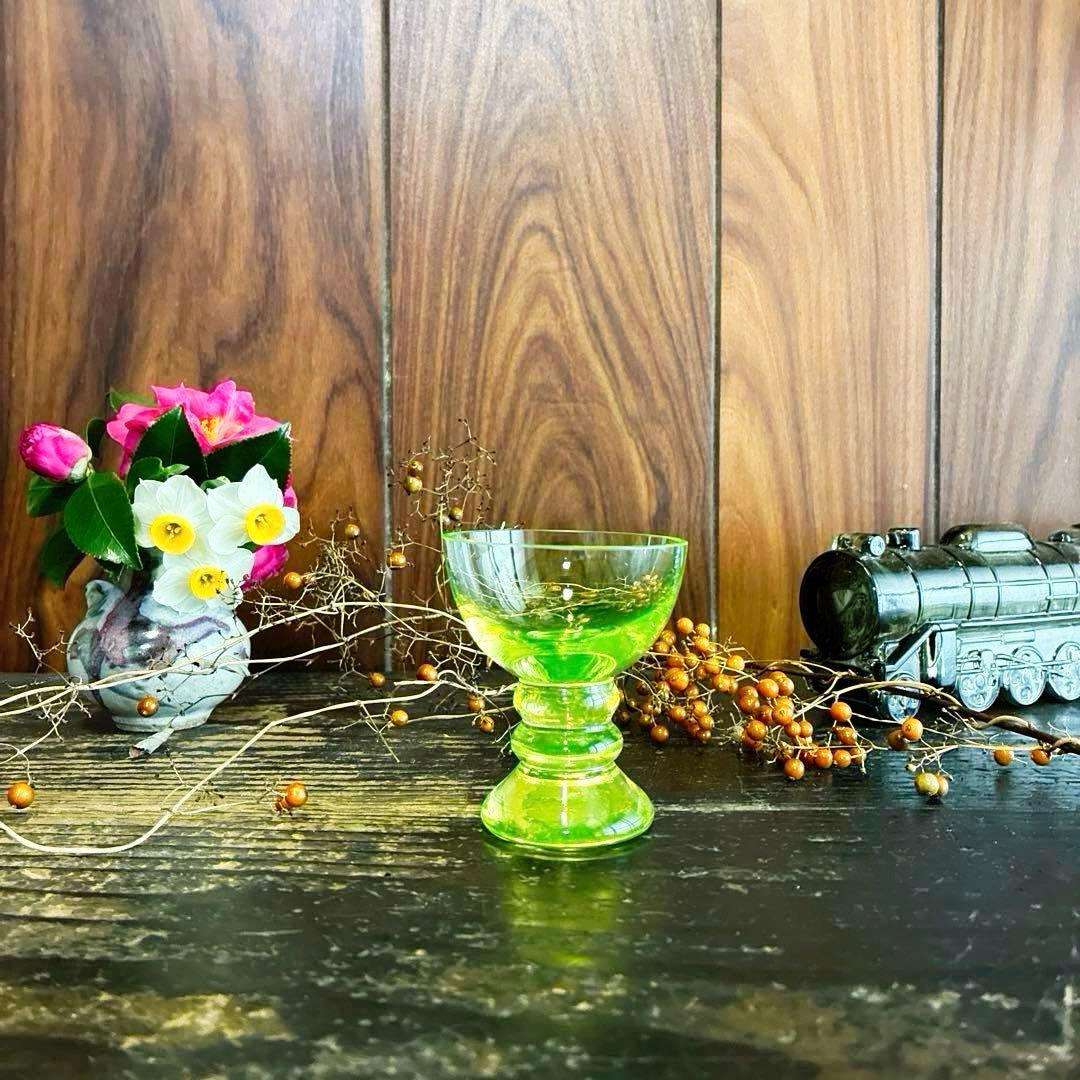 骨董　時代ガラス　希少カナリアイエロー　二重玉ステム　盃　酒器　ウラン１客限り