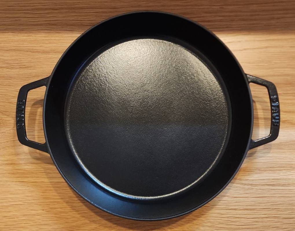 staub 両手フライパン ブラック 26cm IH対応 蓋付き ※箱なし