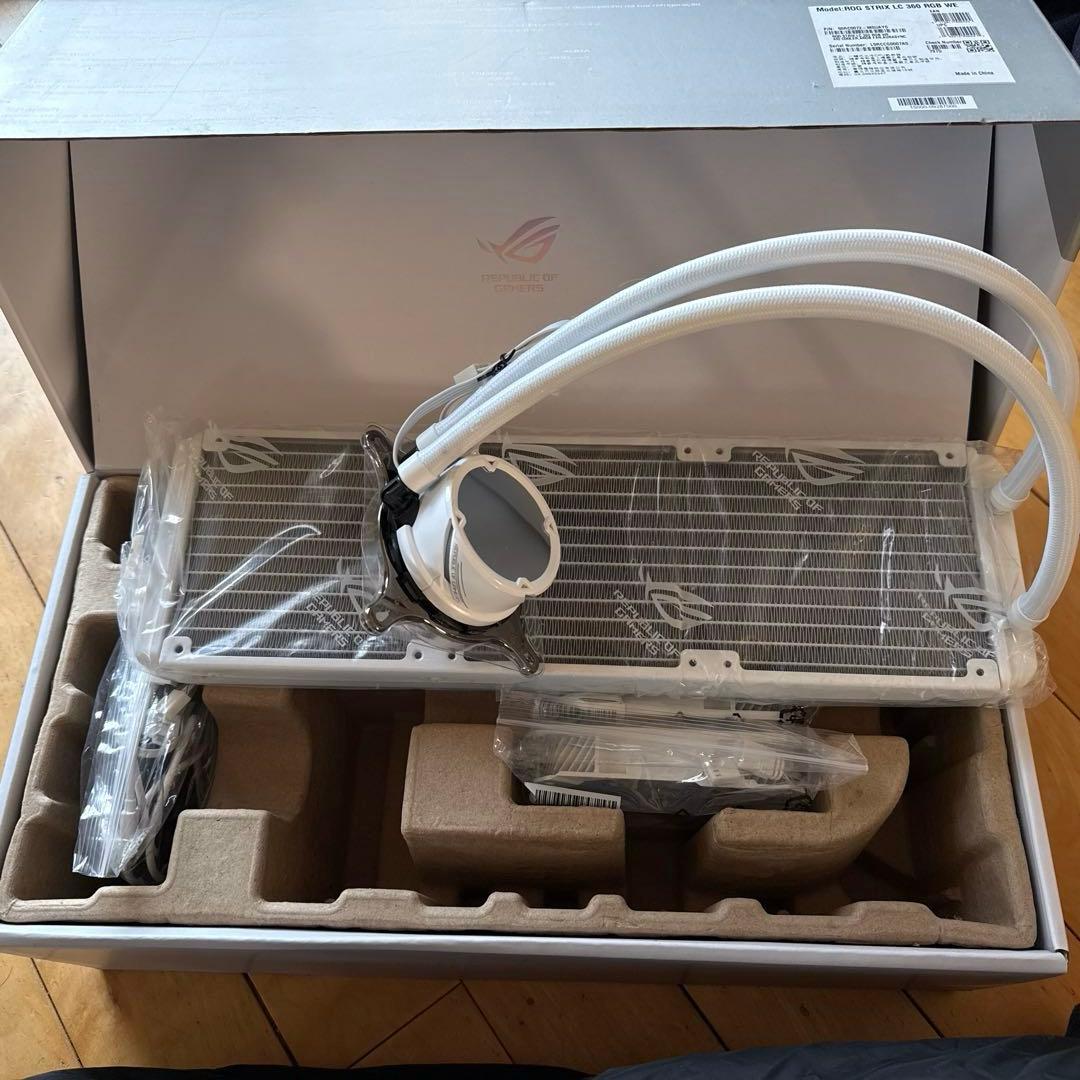 PC用ファン・クーラー ASUS ROG STRIX LC 360 RGB White Edition
