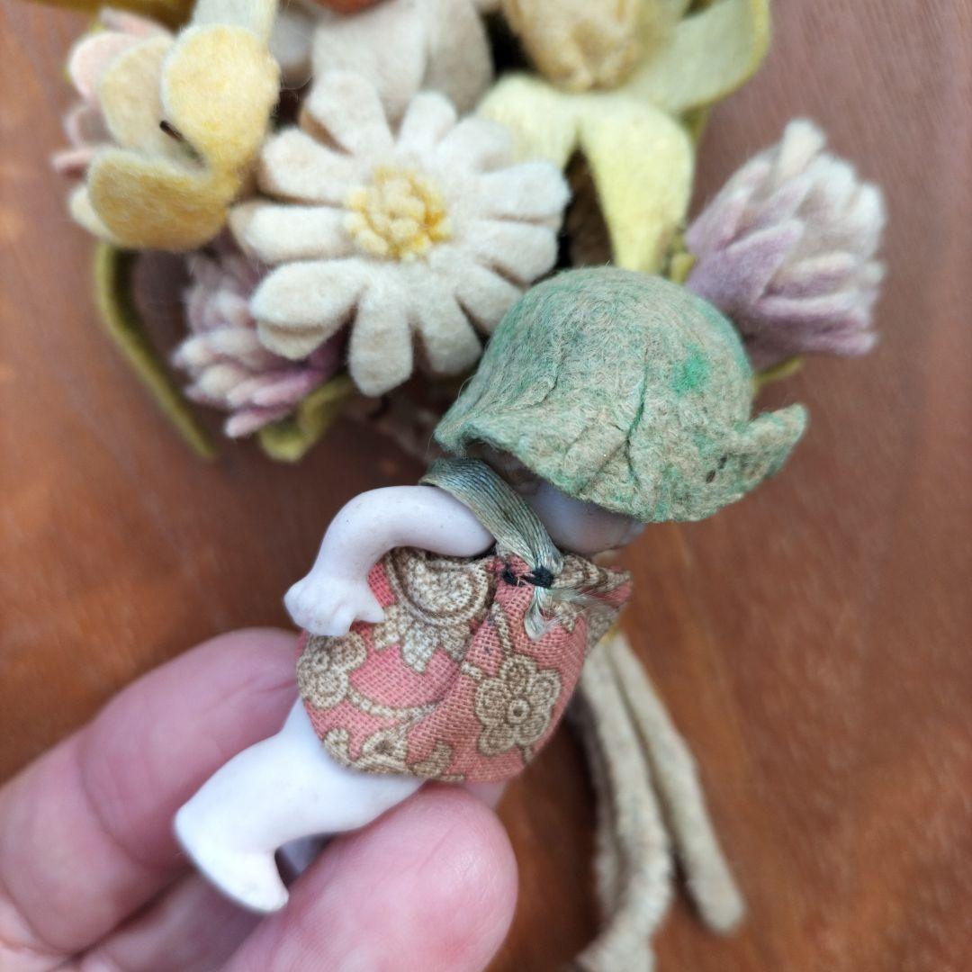 ドイツ　アンティーク　HERTWIG ミニチュアビスクドール　帽子を被った女の子