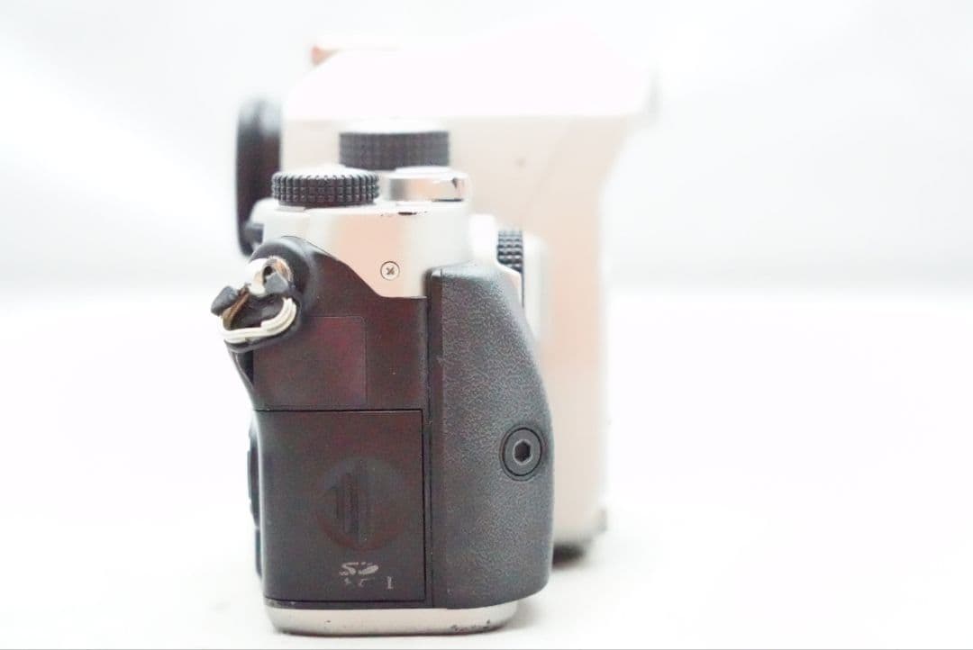 ☆高性能1眼レフデジタルカメラ☆ ペンタックス KP ボディ Kマウントボディ