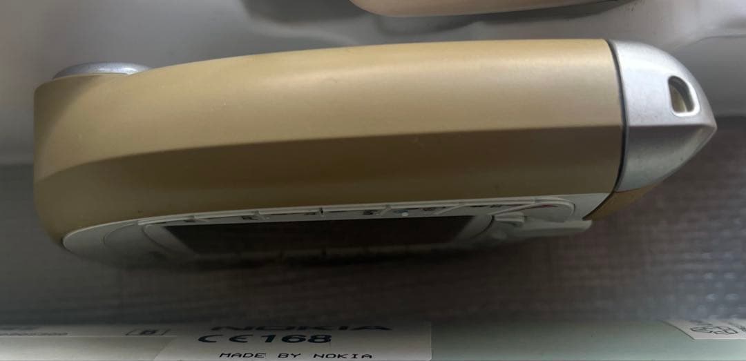 良*S様 Nokia 7600 本体 ホワイト/ゴールド