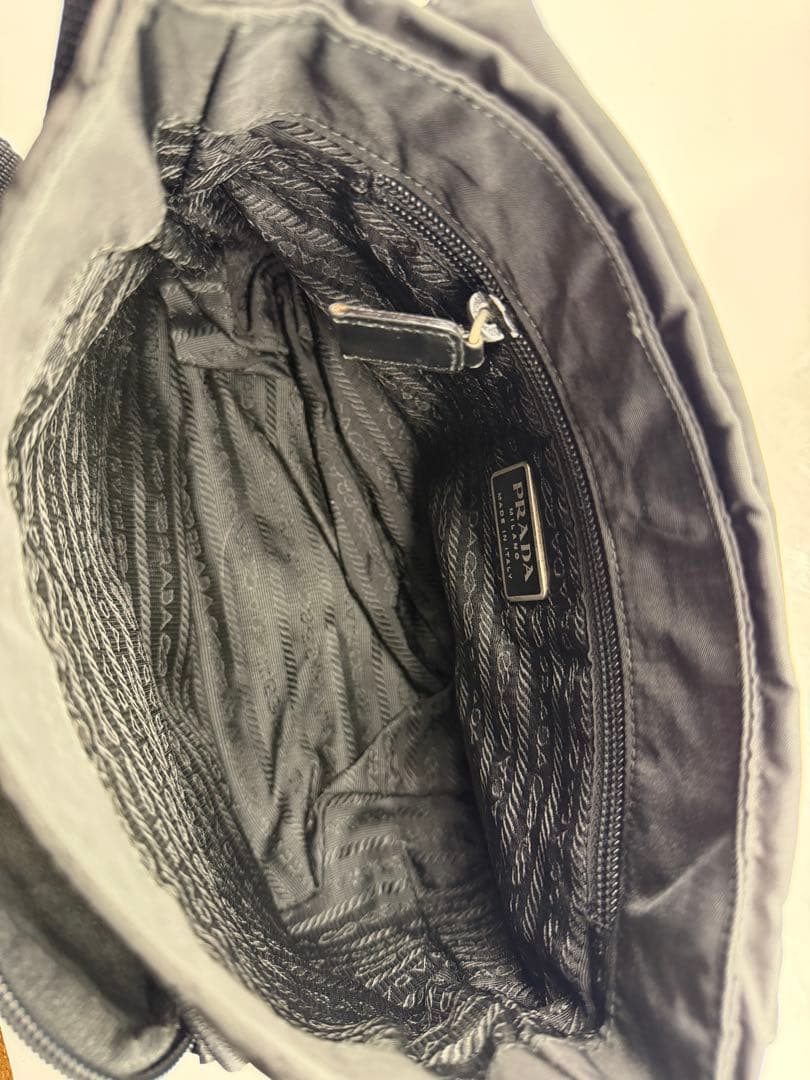 PRADA ブラック ナイロン メッセンジャーバッグ　ショルダーバッグ