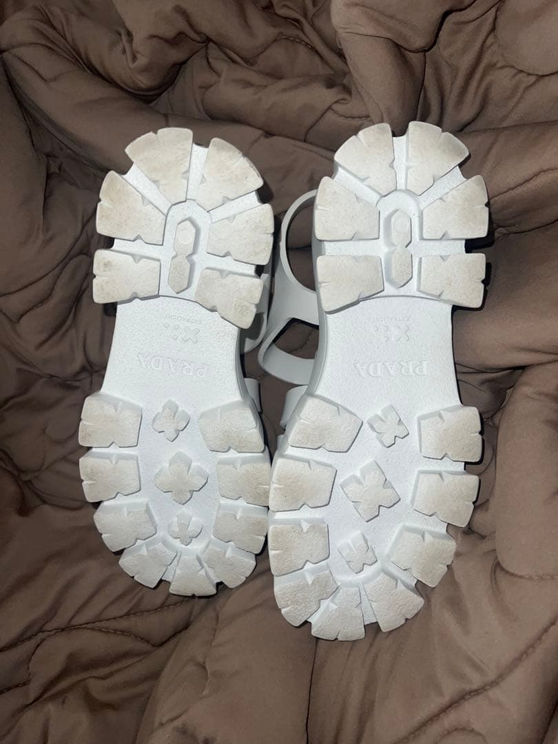 PRADA モノリスラバーサンダル　37
