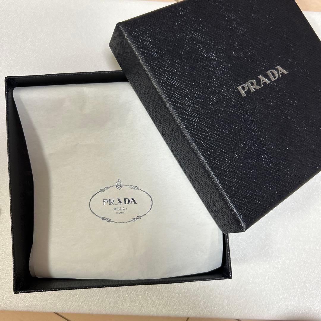 PRADA シュシュ