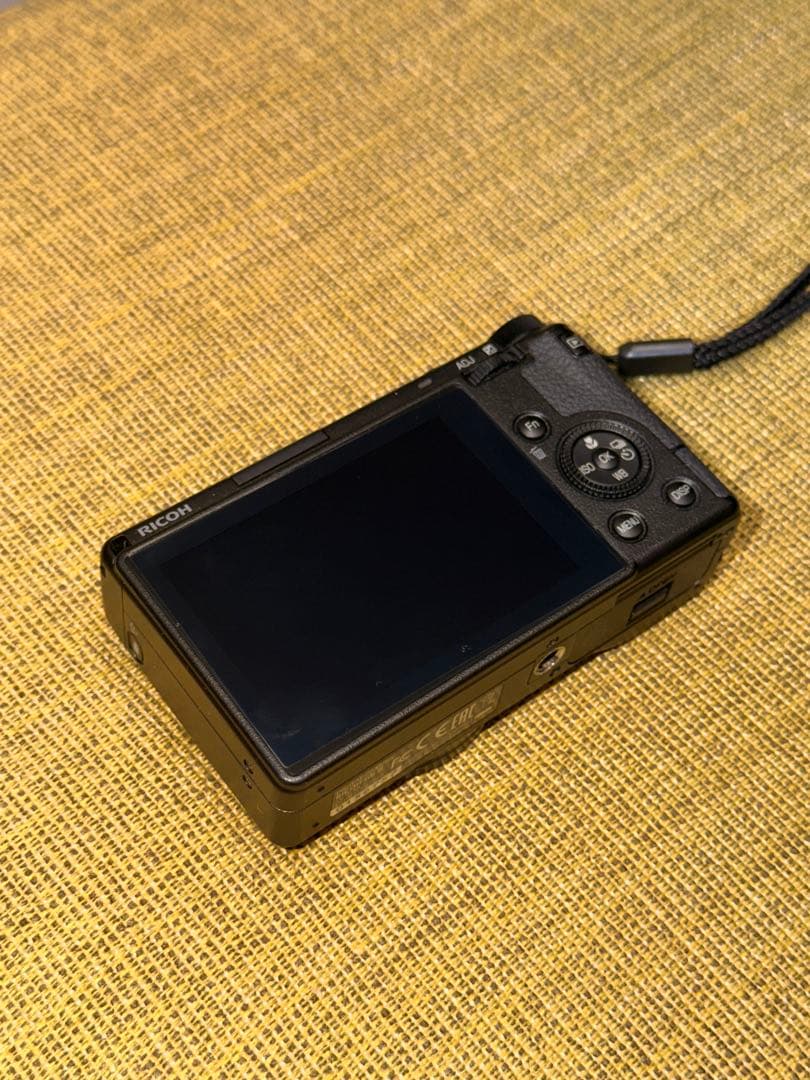 【極美品】RICOH GR III（ショット数7451回）TENBAケース付