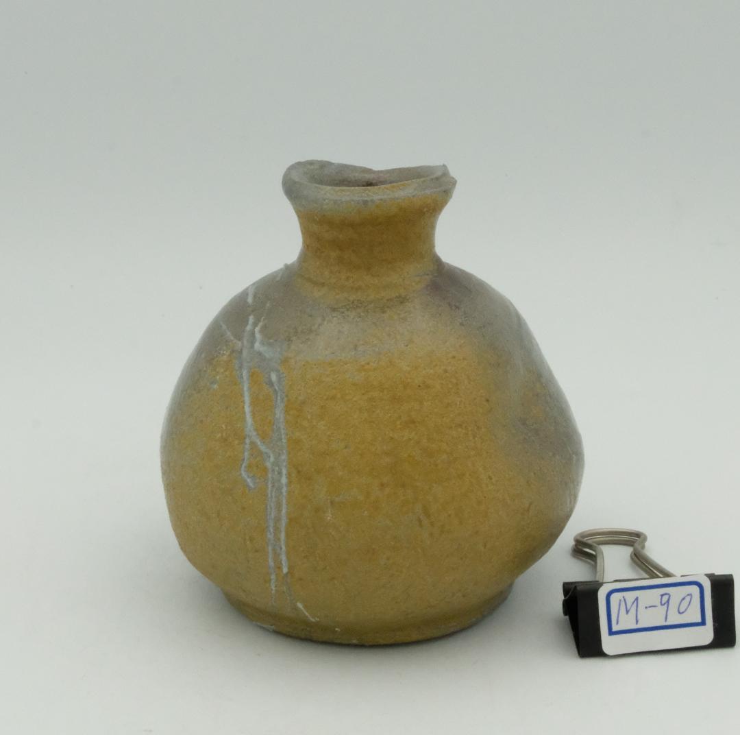 備前焼　花器蹲る一輪挿し　特殊穴窯焼成　備前焼き締め