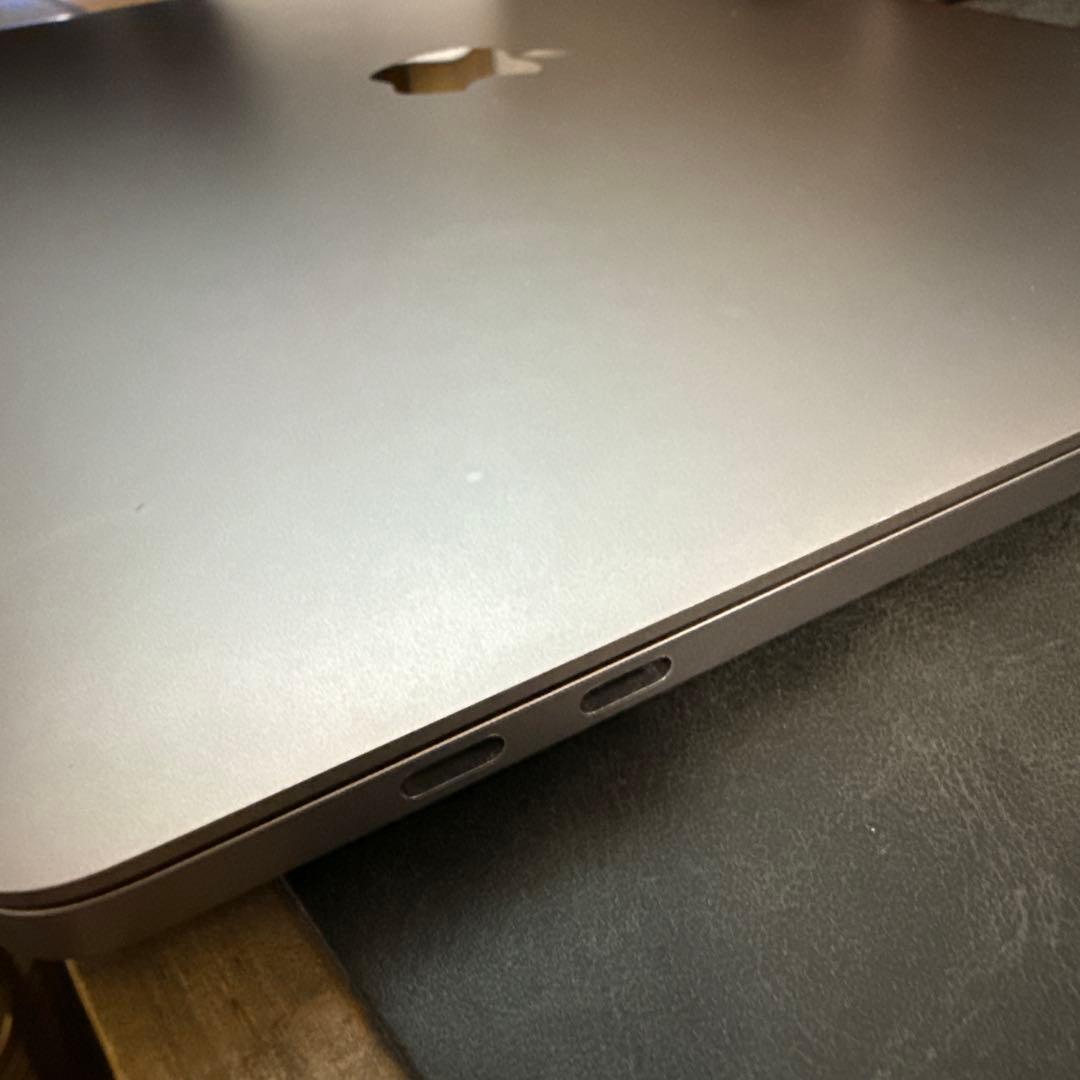 Apple MacBook Pro 13インチ, 2017