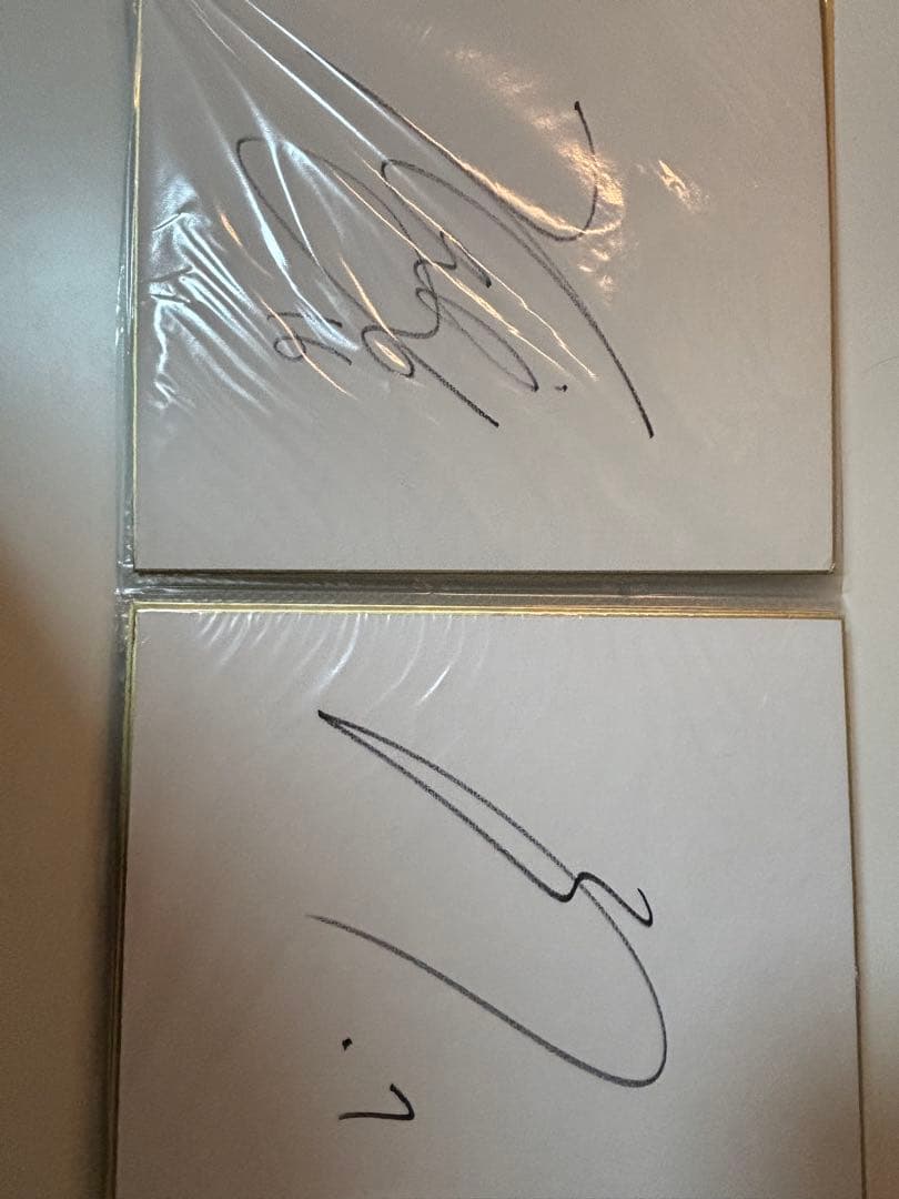 ガンバ大阪(2019シーズン）の選手27人分のサイン入り色紙セット 12枚