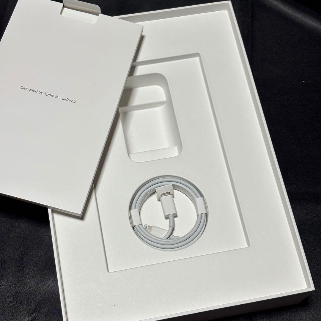 iPad 8世代 32GB Wi-Fiモデル 付属品未使用