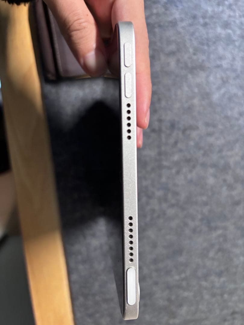 iPad mini 6 64GB スターライト +MOFTスタンド・ストラップ付