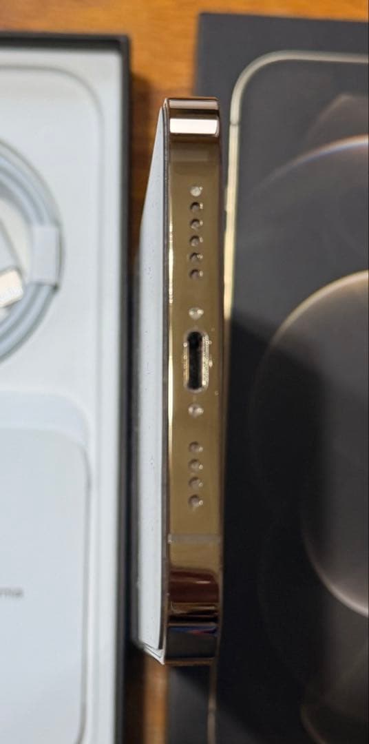 美品　iPhone 12 Pro Max 256GB ゴールド