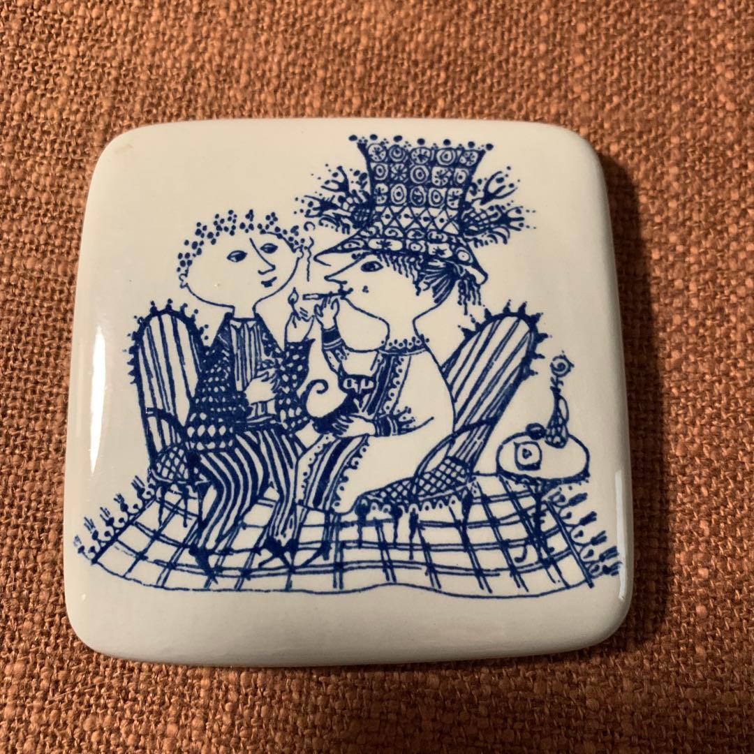 ビヨンヴィンブラッド　ビンテージのアリス・シュガレットと言う題名の小物入れ！