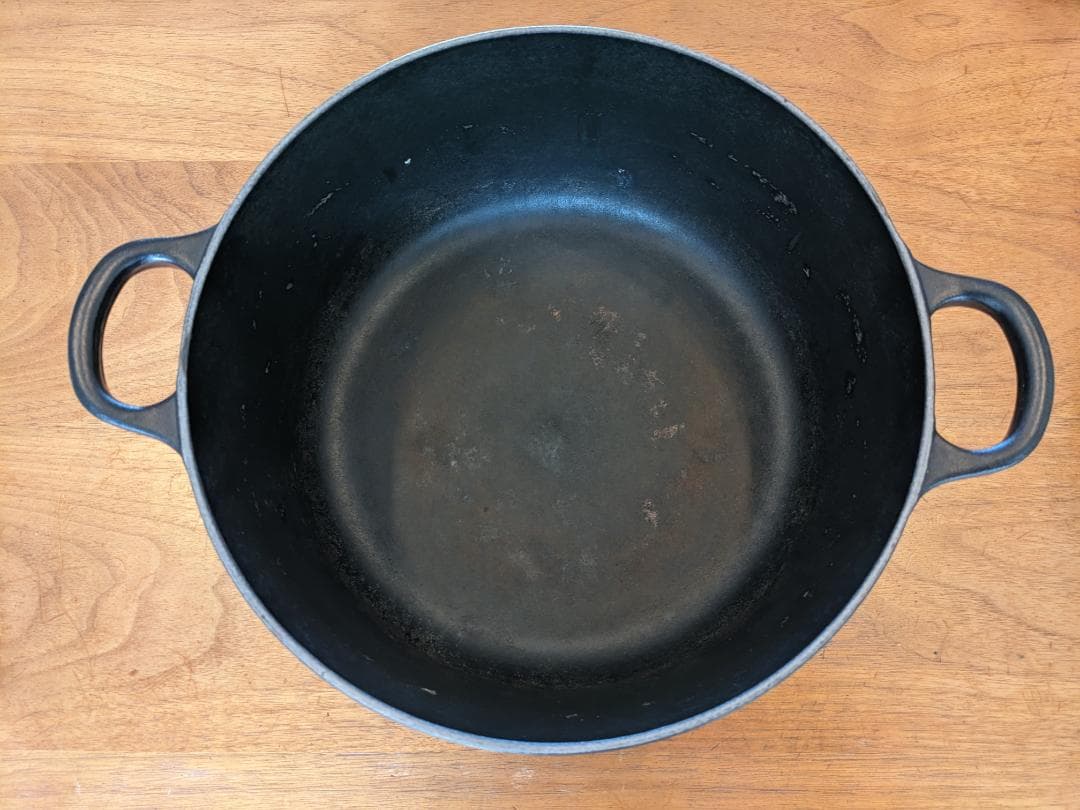 【LE CREUSET/ル・クルーゼ】ココット・ロンド 24㎝　マットブラック
