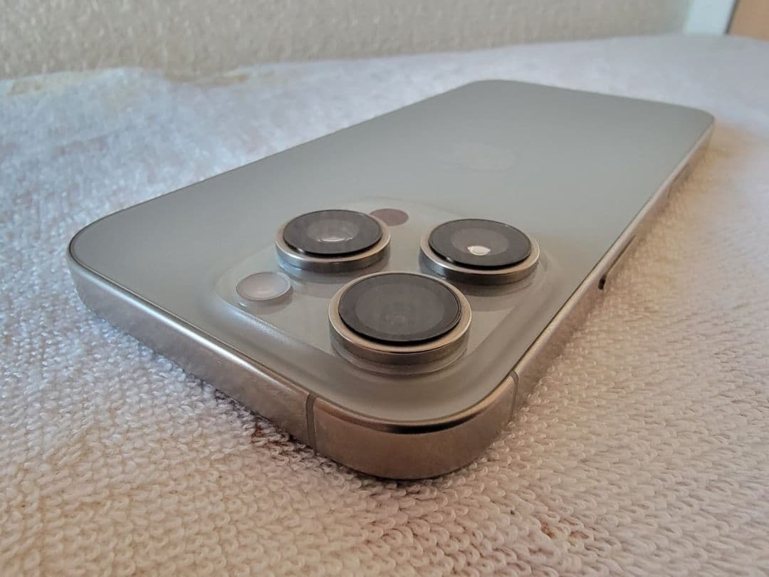 【極美品】iPhone 16 Pro 128GB 国内版 / バッテリー100%