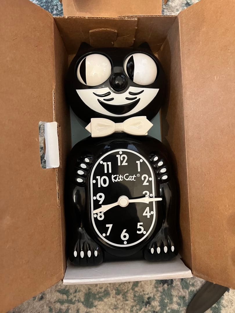 キットキャット　Kit-Cat Klock 2個セット（ブラック　ホワイト）