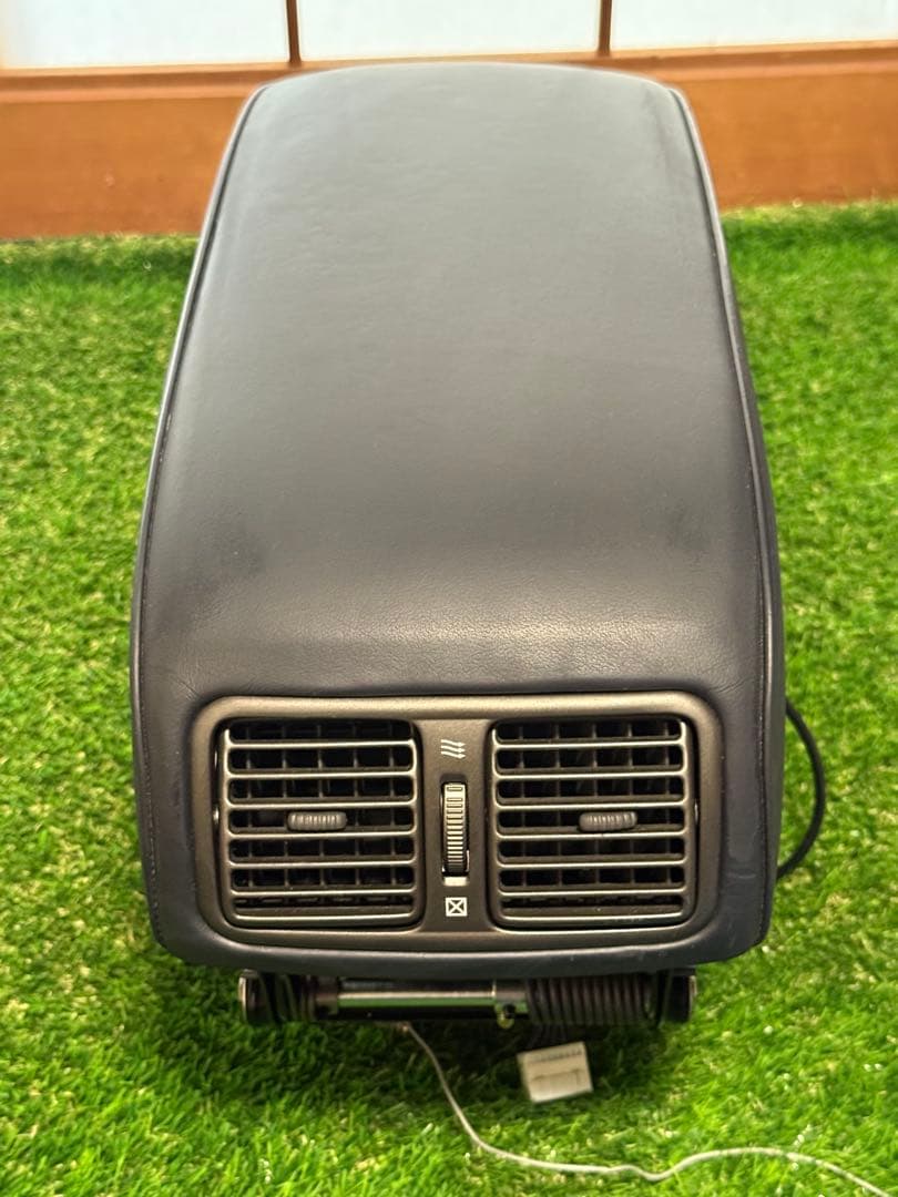 トヨタ　セルシオ　UCF30 31 純正センターコンソール　ブラック　中古品
