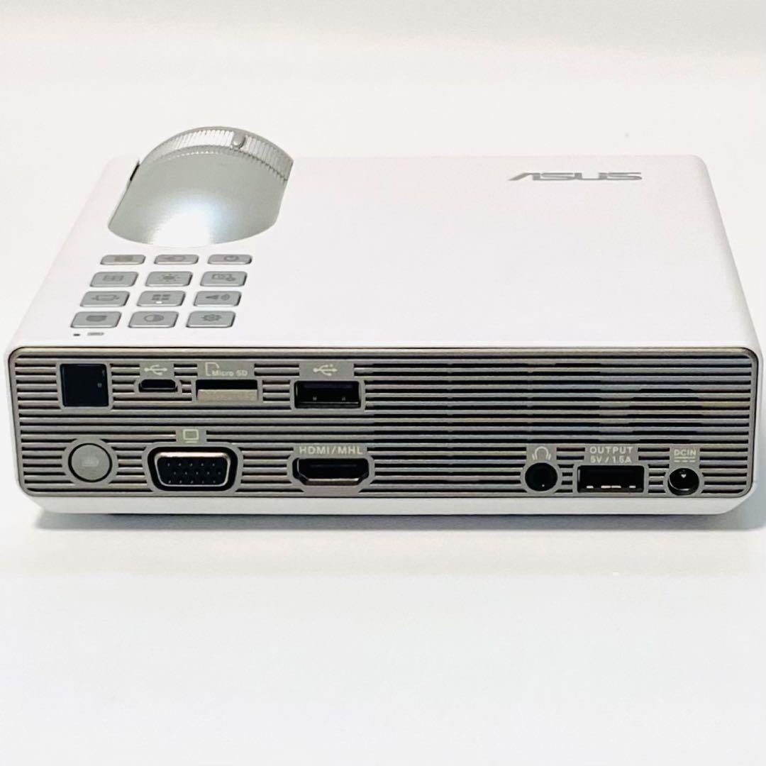 美品 ASUS 高輝度 モバイルバッテリー内蔵小型プロジェクター P3B