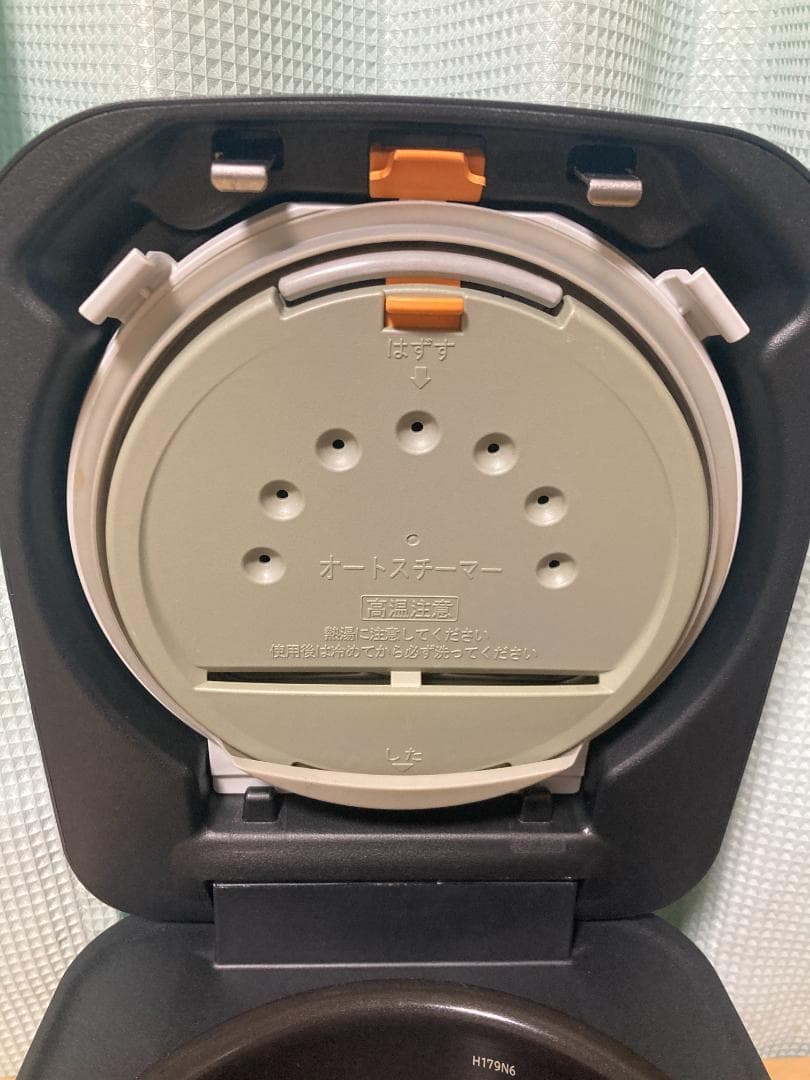 ★美品★日立 炊飯器 5.5合 圧力&スチームIH 蒸気カットRZ-V100FM