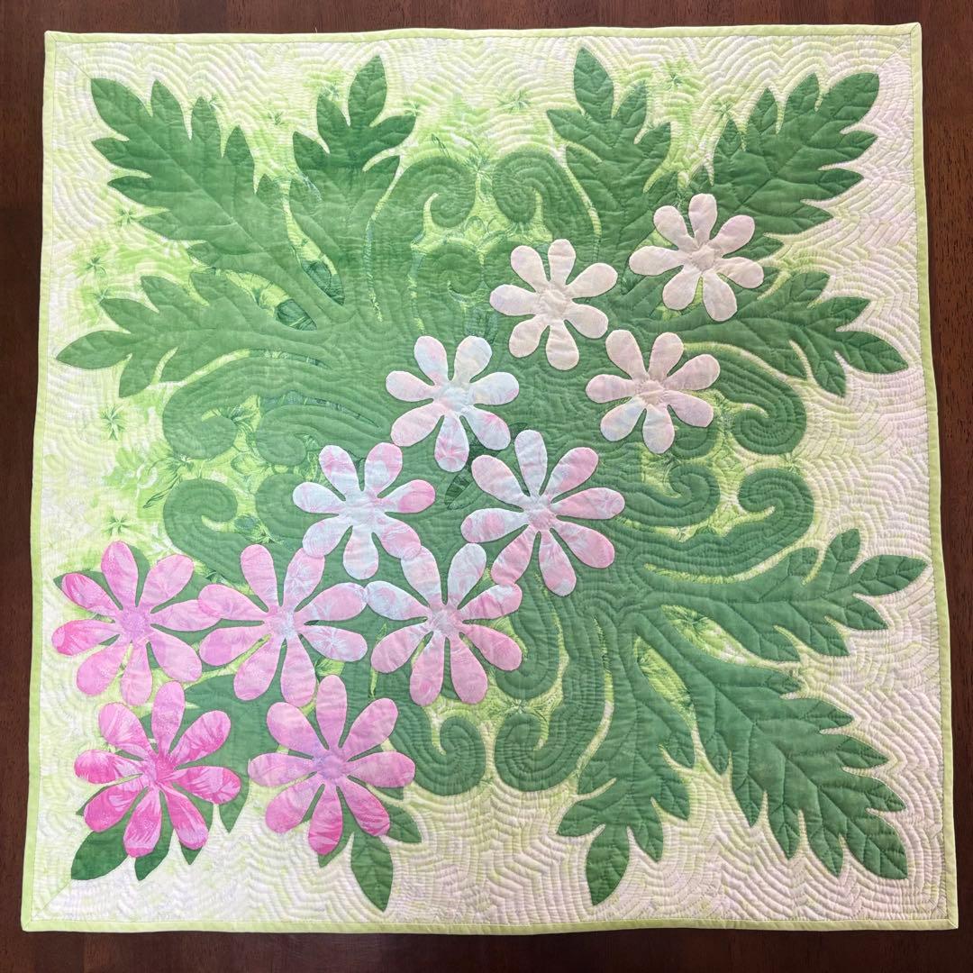 完成品　ハワイアンキルト　ティアレ　タペストリー 約81cm 送料込み 匿名配送