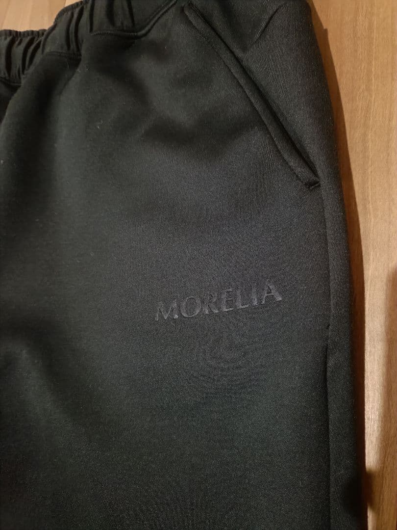 ミズノ MORELIA ピーチタッチスウェットフーディー・パンツ(ブラック)