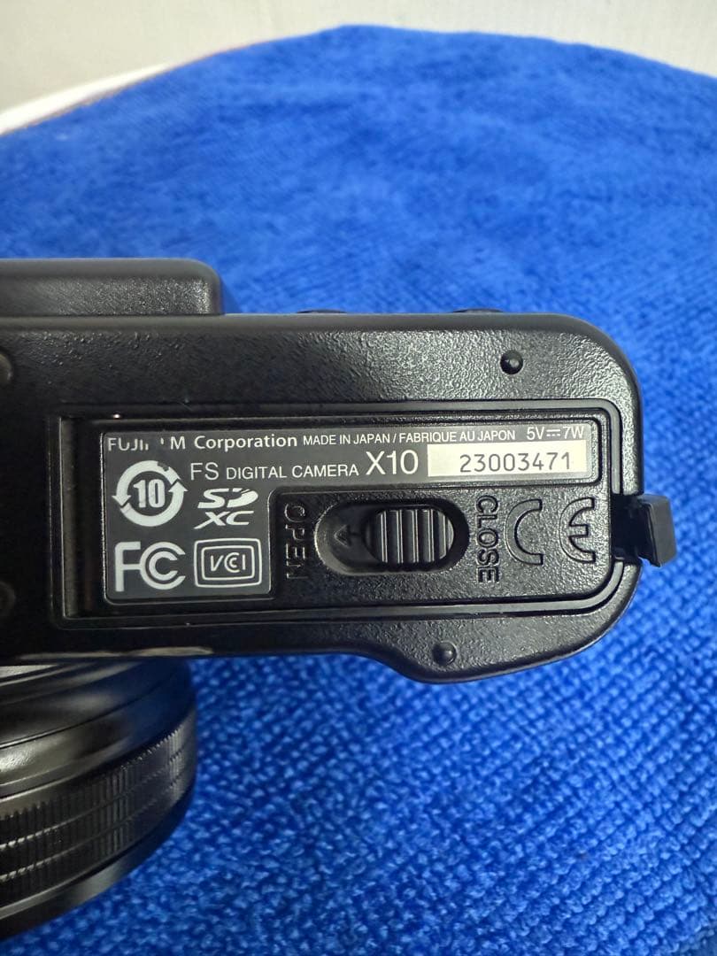 FUJIFILM X10 デジタルカメラ