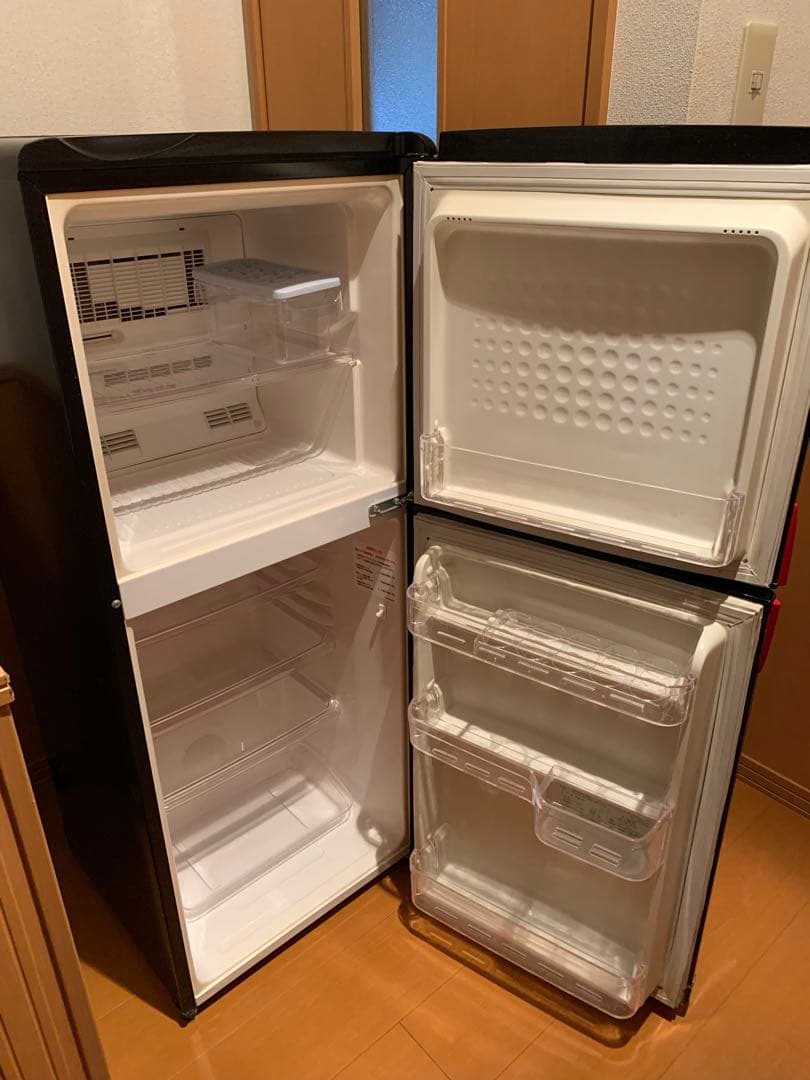 ブラック冷蔵庫 可動式棚付き