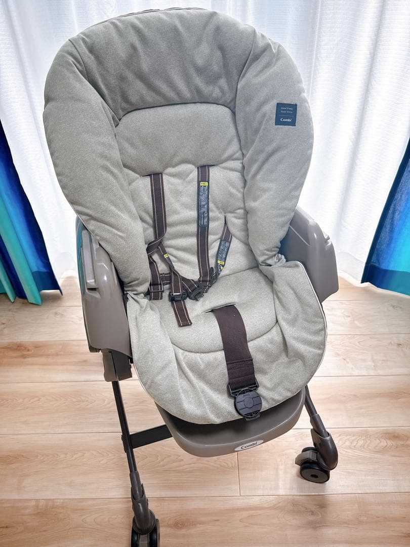 美品 Combi ネムリラAUTO SWING BEDi おやすみドームEG