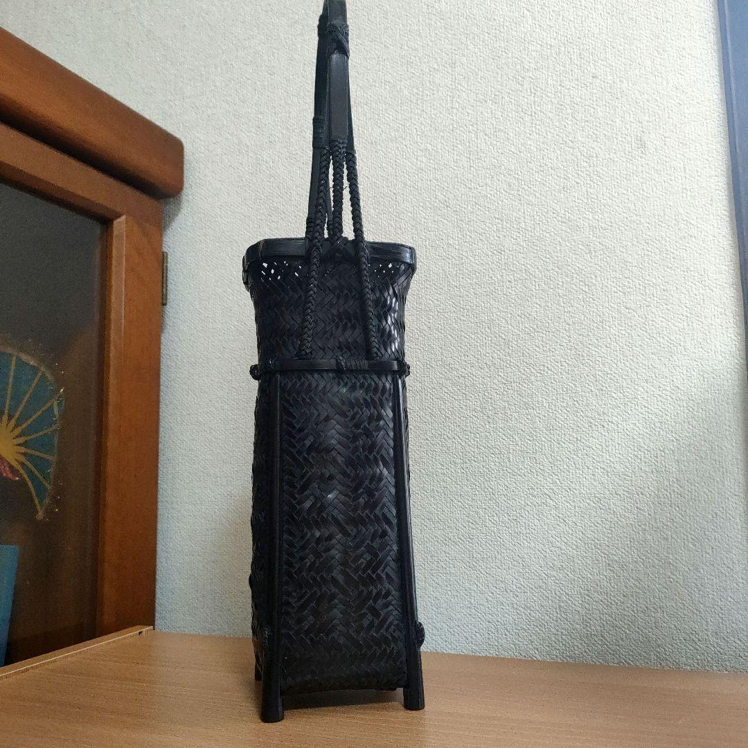 〈新品未使用〉竹籠　花籠　花器　花入れ　黒色　四極一輪　竹細工　茶道具【TA4】