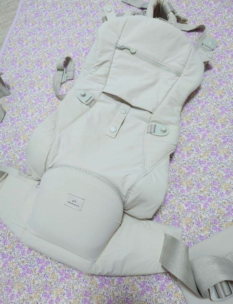 ピトレスク　ベビーキャリアオン　抱っこ紐