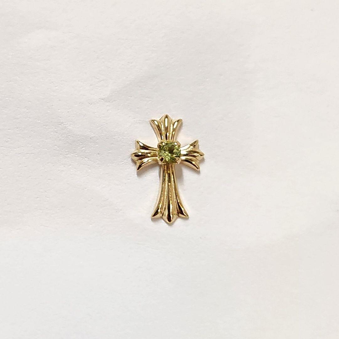 Megabass(新品　K18デザインクロス　天然ペリドットピアス両耳分)