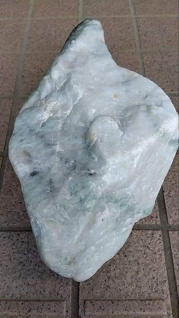 ★翡翠原石★糸魚川硬玉【小滝・転石川ズレ・ウブ7.9kg】