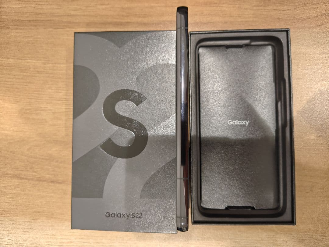 スマートフォン本体 Samsung Galaxy S22