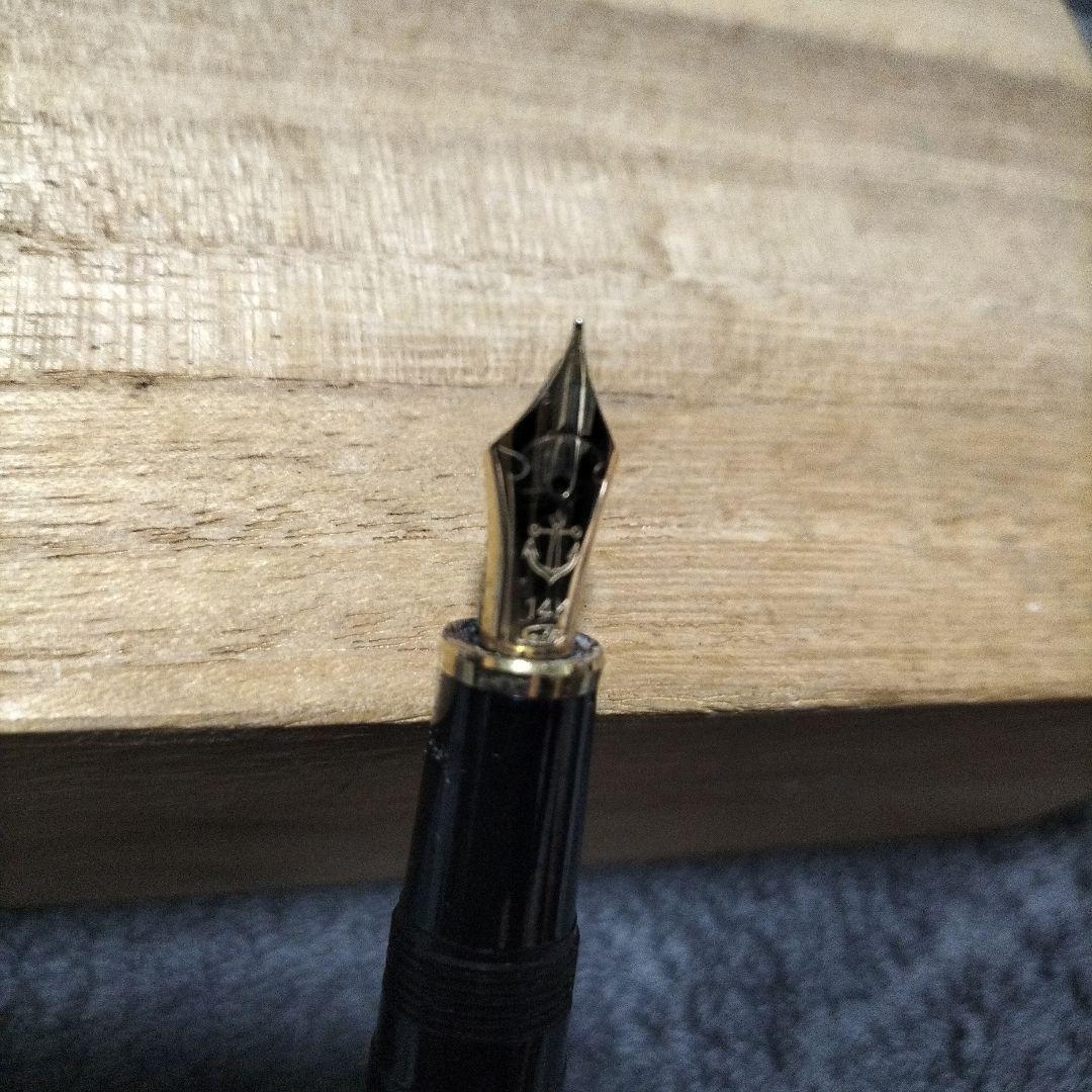 14K SAILOR 花柄装飾の黒い万年筆　値段相談可