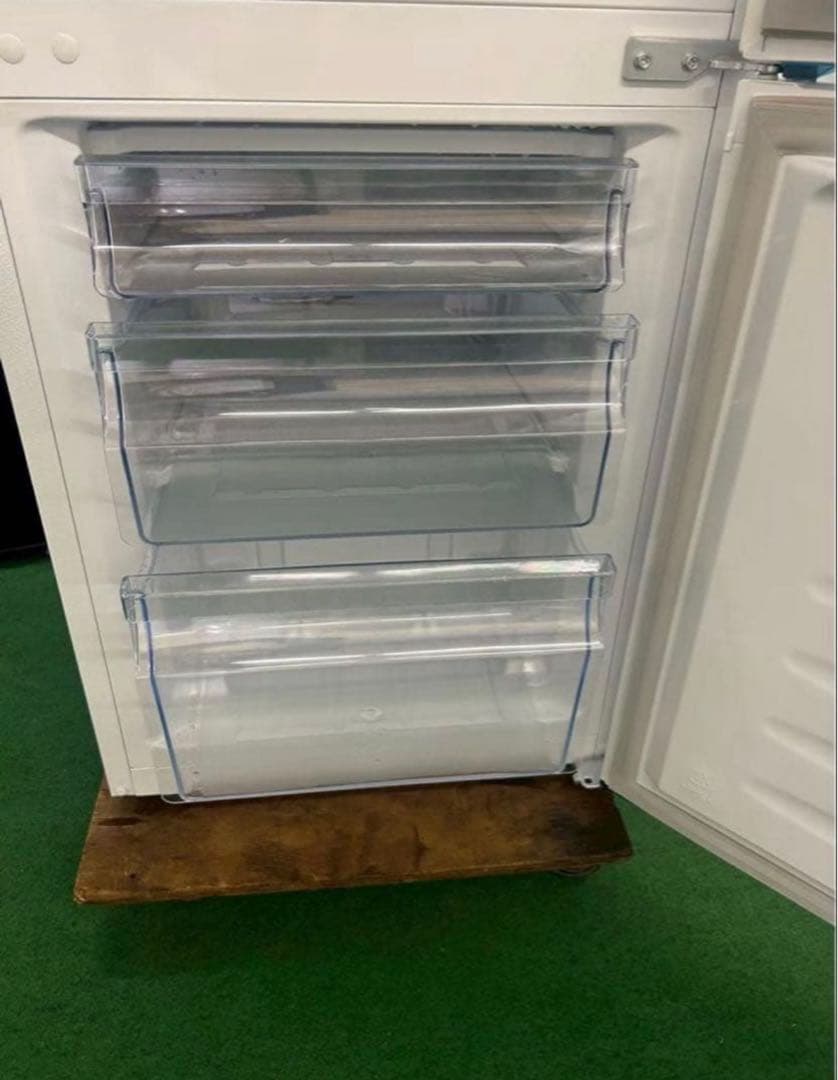 【高年式】2022年式 175L Hisense 冷蔵庫 HR-D1701W