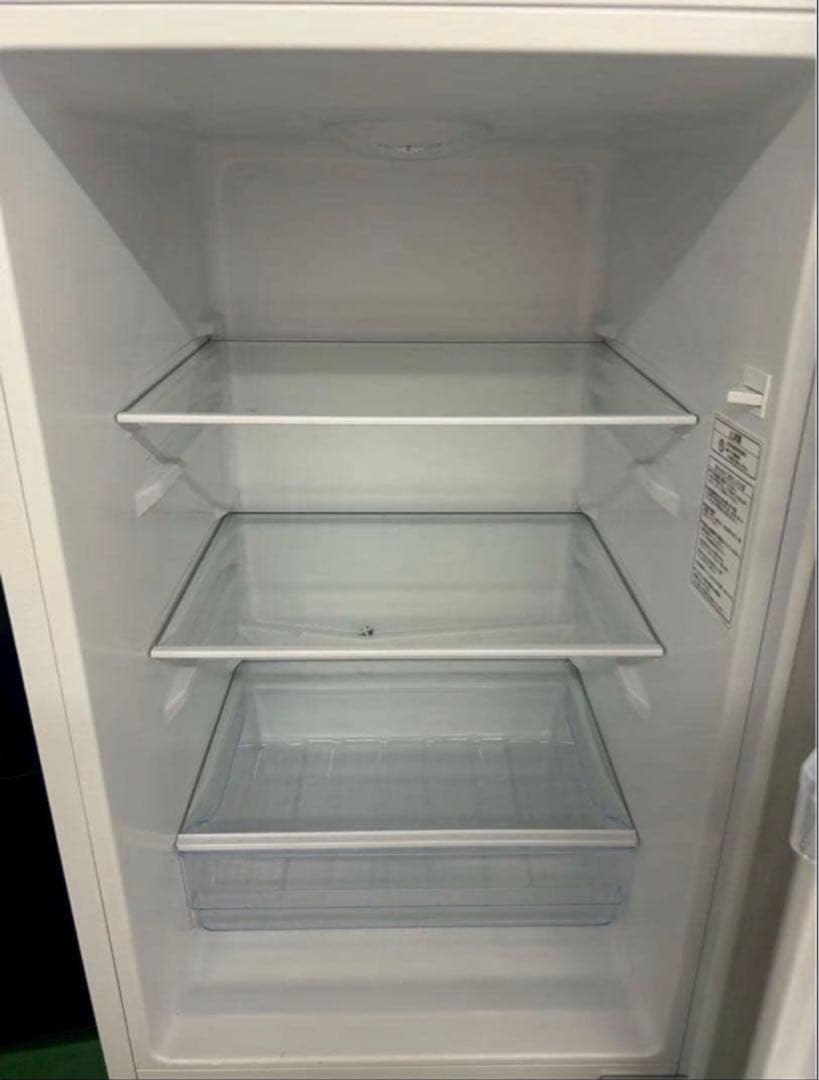 【高年式】2022年式 175L Hisense 冷蔵庫 HR-D1701W