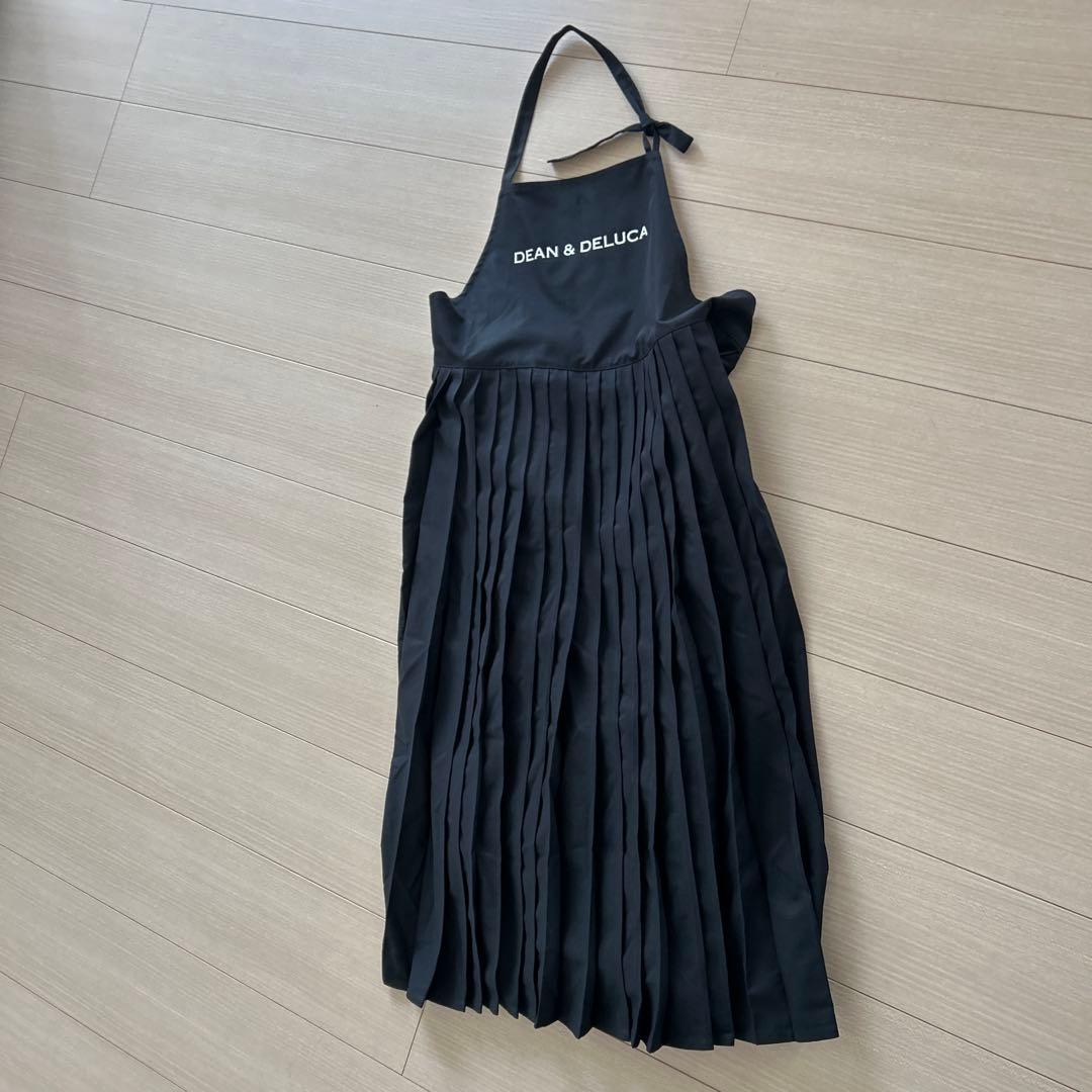 DEAN & DELUCA 黒 プリーツエプロン　タグ付き