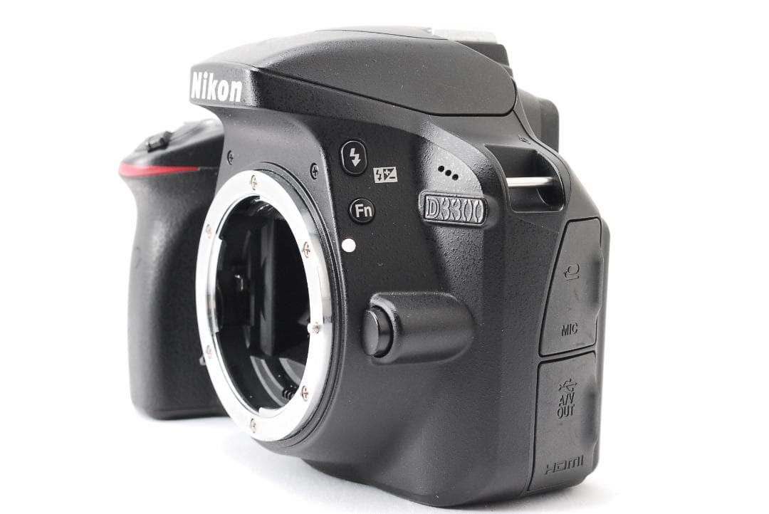 ショット数少✨美品✨Nikon D3300✨ダブルレンズ　スマホ転送　一眼レフ