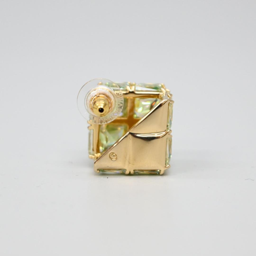 □ 46248★年 スワロフスキー ピアス 片耳 ライトグリーン クリスタル