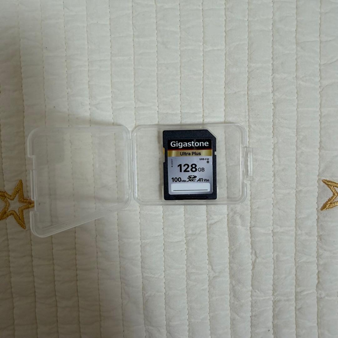 「室内試し撮りのみ」　RICOH GX III