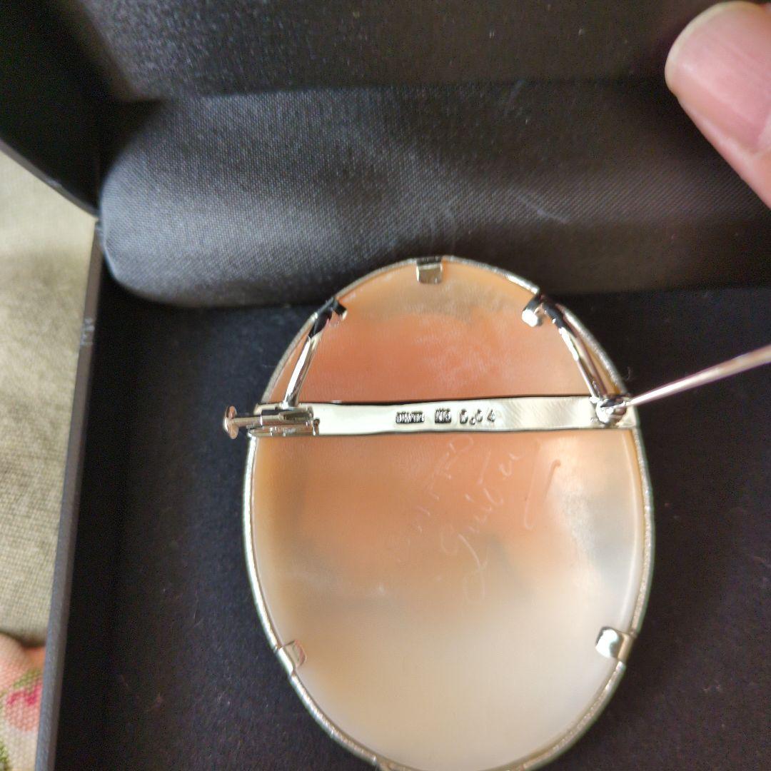 シェルカメオブローチ(作家物）ジュゼッペ・テソリエーレ作