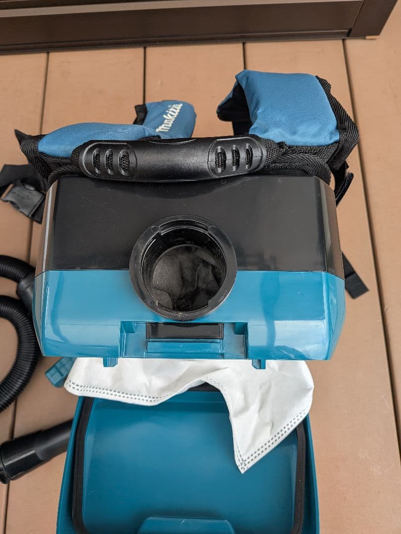 ​マキタ 18V+18V 充電式背負いクリーナー VC260D（本体・付属品）