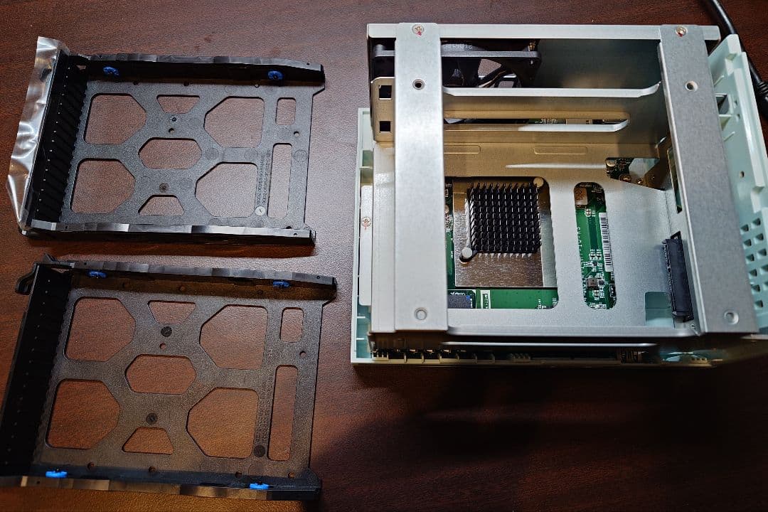 QNAP TS-230 NAS 2ベイ