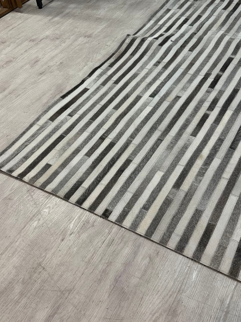 【東京都内23区配送無料】定価12万　カーペット　絨毯　ラグ　牛革　パッチワーク