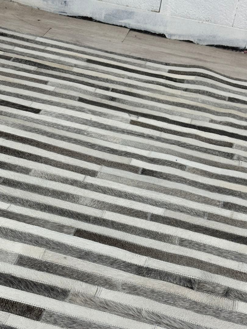 【東京都内23区配送無料】定価12万　カーペット　絨毯　ラグ　牛革　パッチワーク